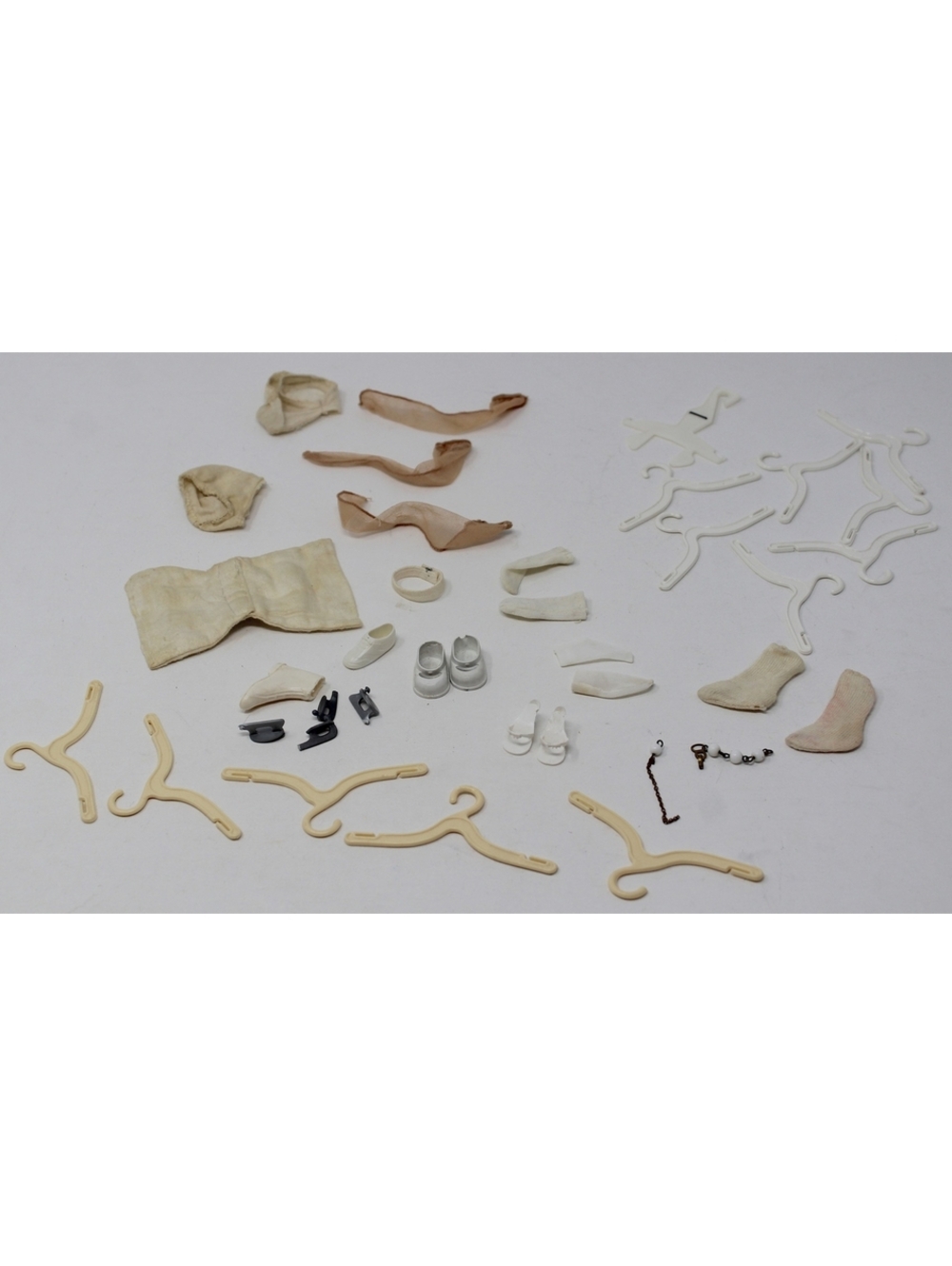 Vintage 1960s Barbie Clothing Lot 25+ Pieces White Cream Hangers Shoes Belt More